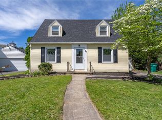 22 Idyllwood Ln, Rochester, NY 14617