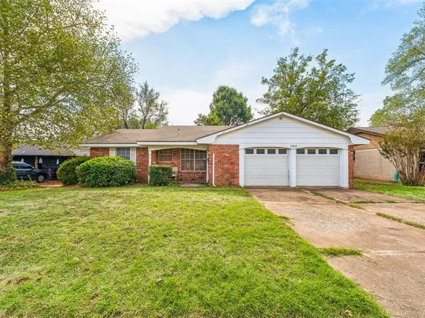 706 E 26th St, Edmond, OK 73013