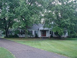 1st image of 1128 East Dr