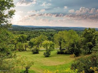 540 Mountain View Dr, Gilbert, PA 18331