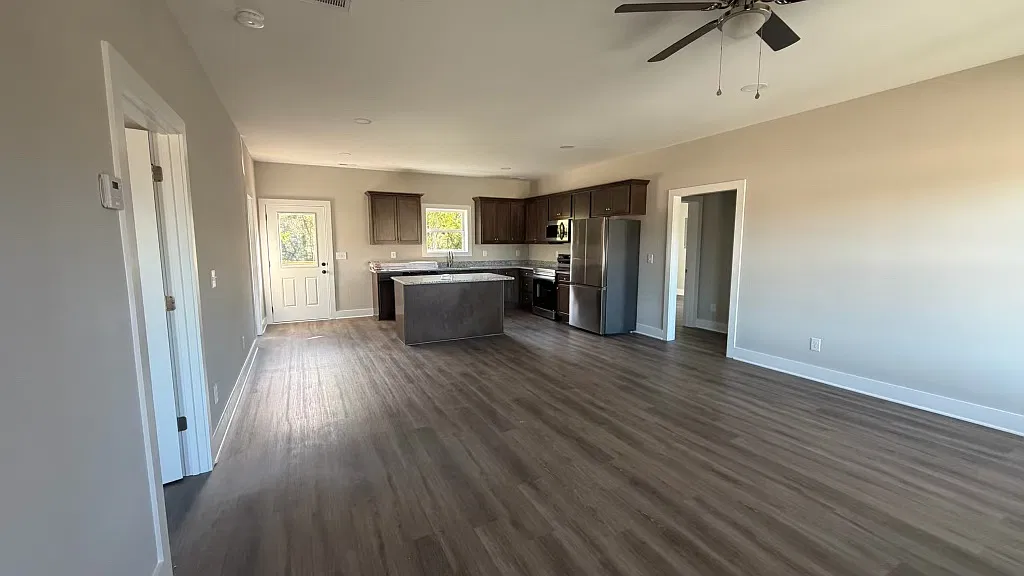 3 bed, 1500 sqft, $2,000 — Photo 4