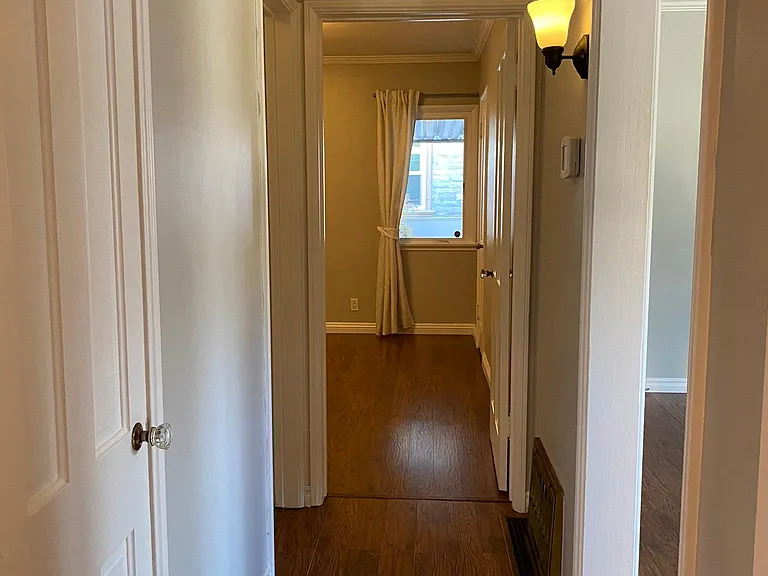1610 Winona Ave — Photo 18