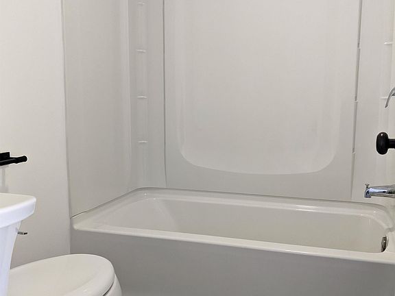 5th image of 45-47 Everett St #10743778