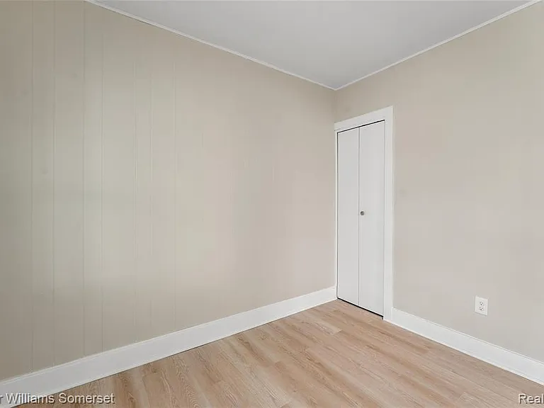 24646 Tuscany Ave — Photo 11