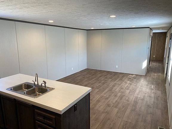 3rd image of 2101 SW 38th St #272