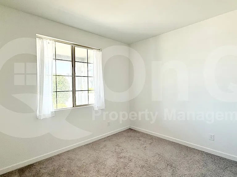 11225 E Ulysses Ave — Photo 14