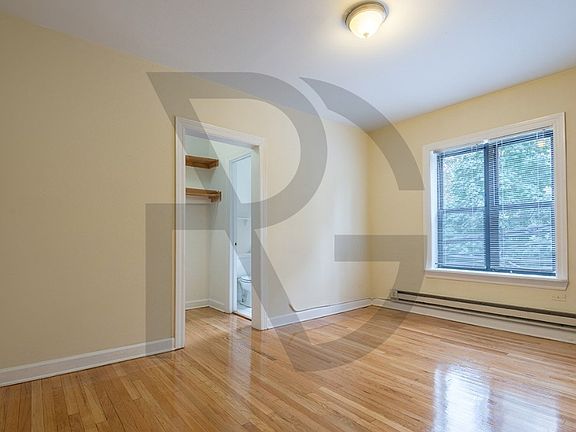4th image of 427 W Belden Ave #431C203