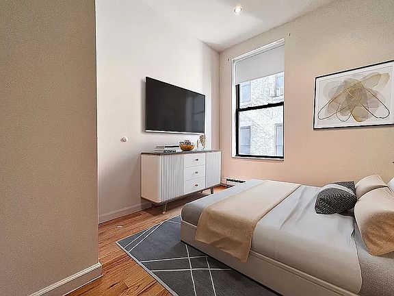 4th image of 932 Amsterdam Ave #5C