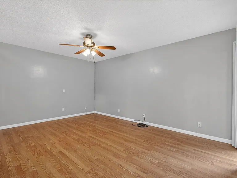 707 Stonewood Ct #19C — Photo 38