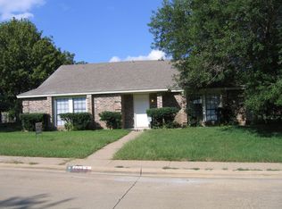 1043 Eagle Dr, Desoto, TX