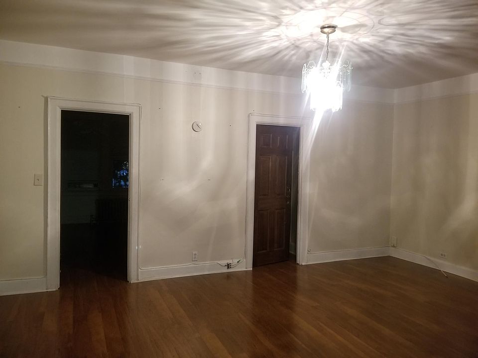 2nd image of 4509 White Plains Rd APT 2
