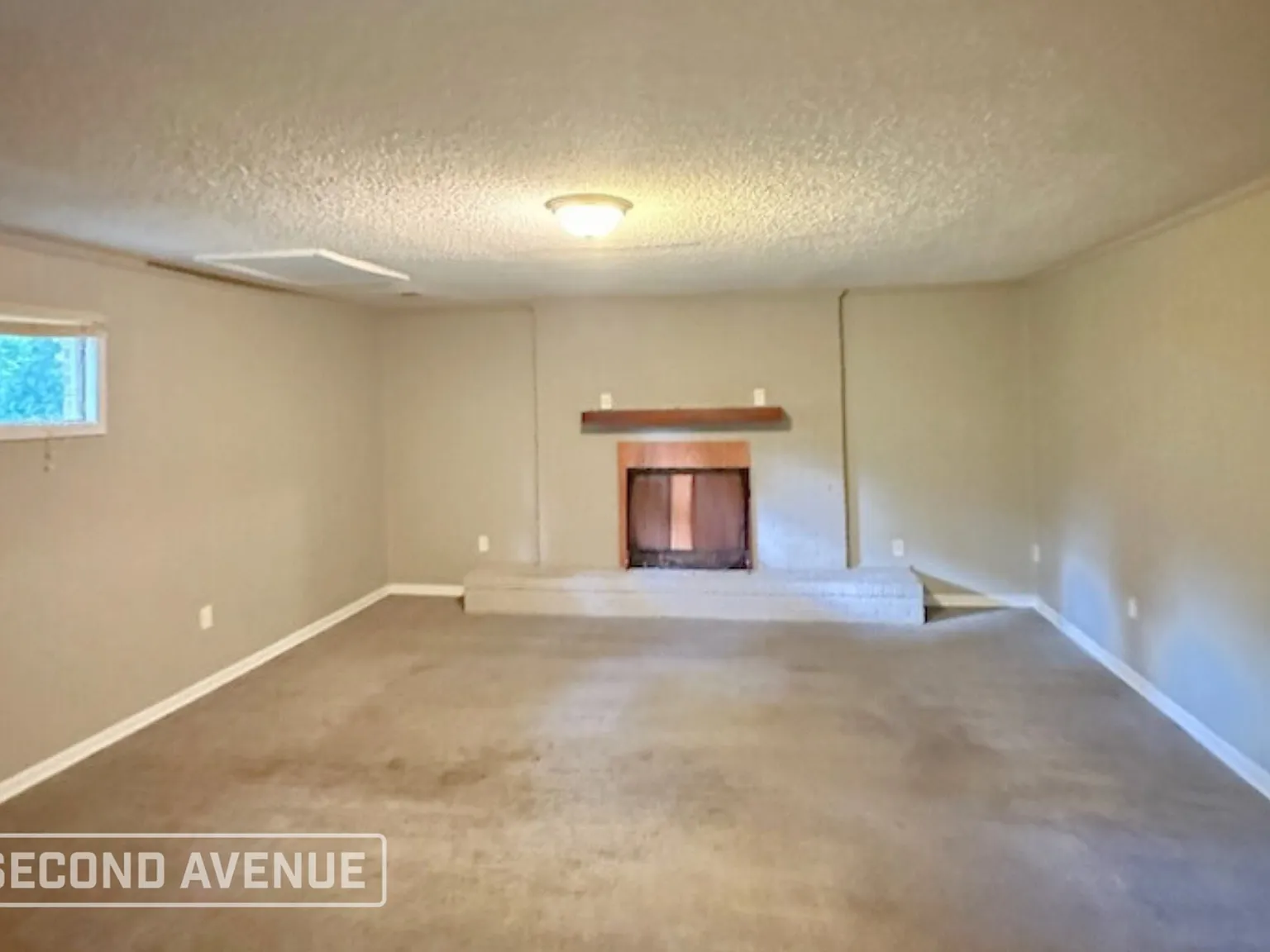 5 bed, 2.0 bath, 2282 sqft, $1,449 — Photo 4