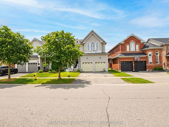 2nd image of 19 Kinross Ave