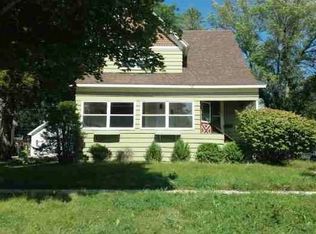 220 W Randall Pl, Elkhorn, WI 53121