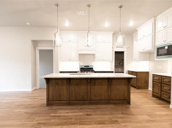 9228 NW 119th St, Yukon, OK 73099
