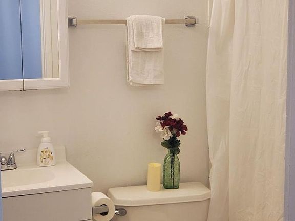 4th image of 902 M St SE #1913515