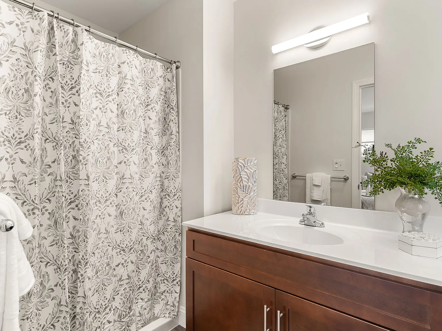 Beaver Brook Crossing Apartments — Photo 3