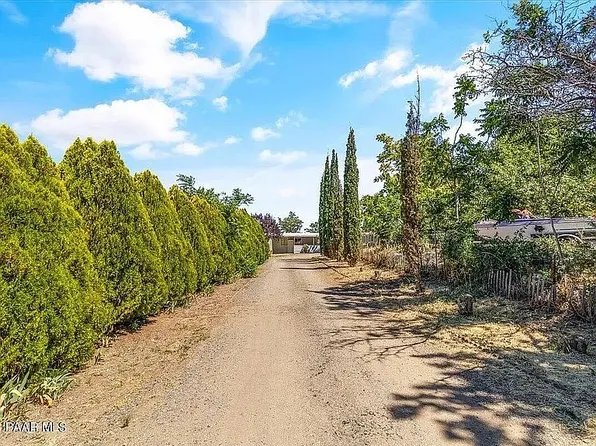 9675 S Sunset Dr, Mayer, AZ 86333