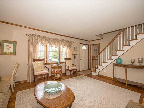 2nd image of 19 Gables Dr