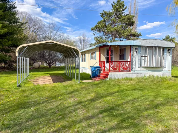 612 Michelson Rd, Houghton Lake, MI 48629