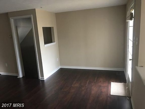5th image of 937 Gainsborough Ct #937