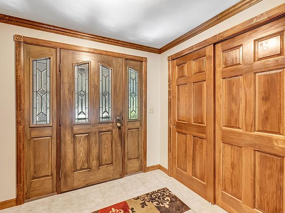 2nd image of 1231 Gerhardt Ln