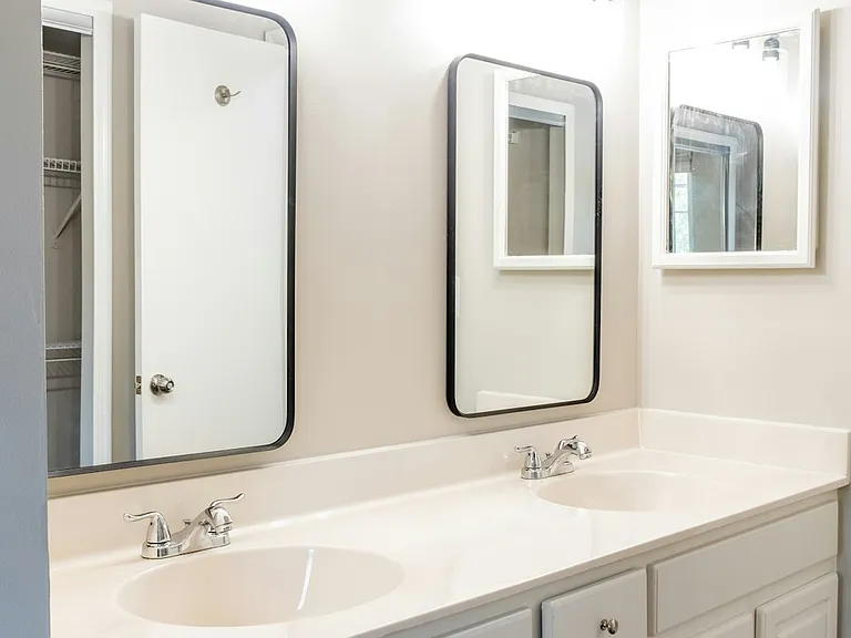 2751 Sweet Clover Ct — Photo 10