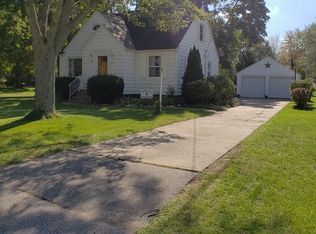 72 W 34th St, Holland, MI 49423