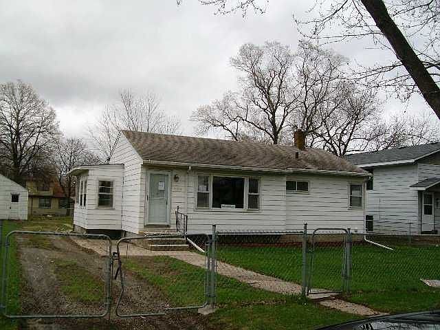 1st image of 1590 Sloan St N