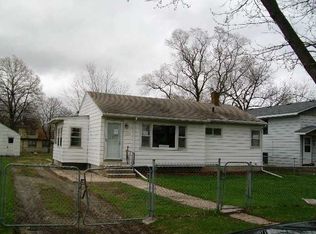 1590 Sloan St N, Saint Paul, MN 55130