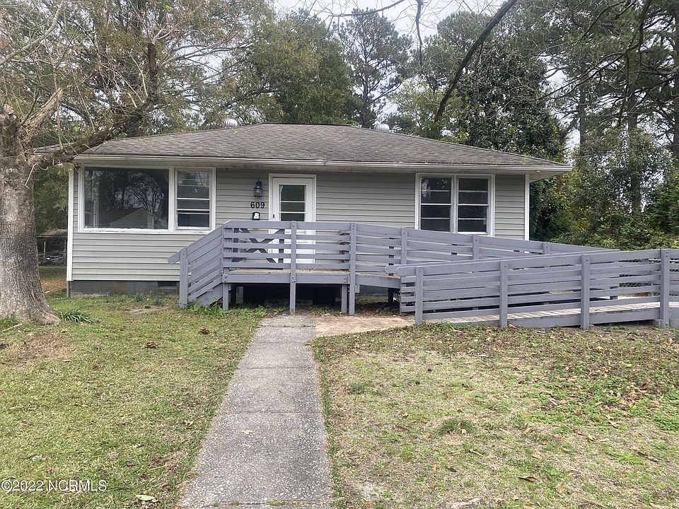 1st image of 609 New River Dr