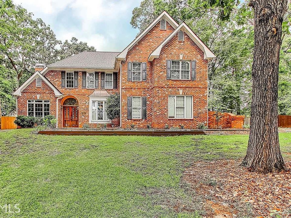 2nd image of 71 Overlook Heights Way