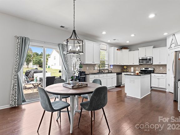 3rd image of 13716 Sunrise View Dr #55