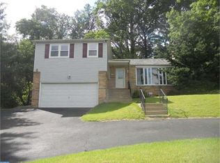 3304 Manor Rd, Huntingdon Valley, PA 19006