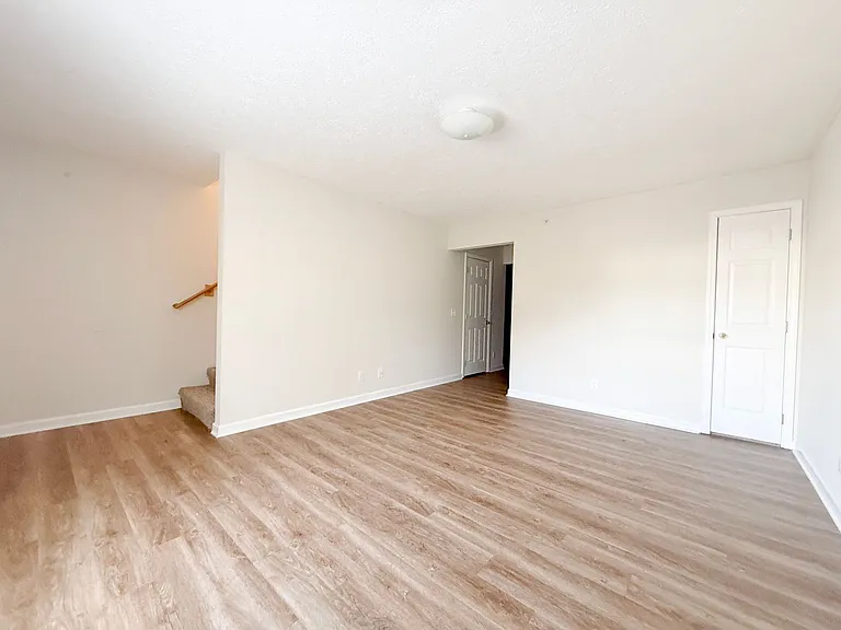 1320 Carolina Ave — Photo 3