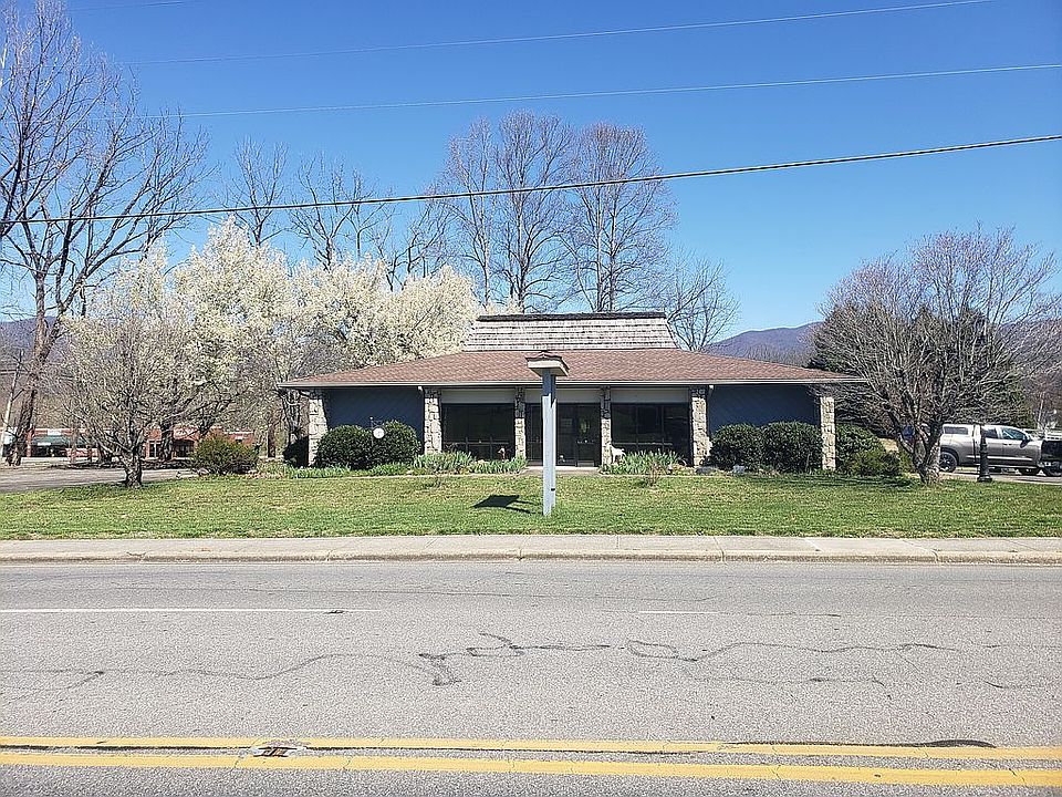1st image of 741 Main St