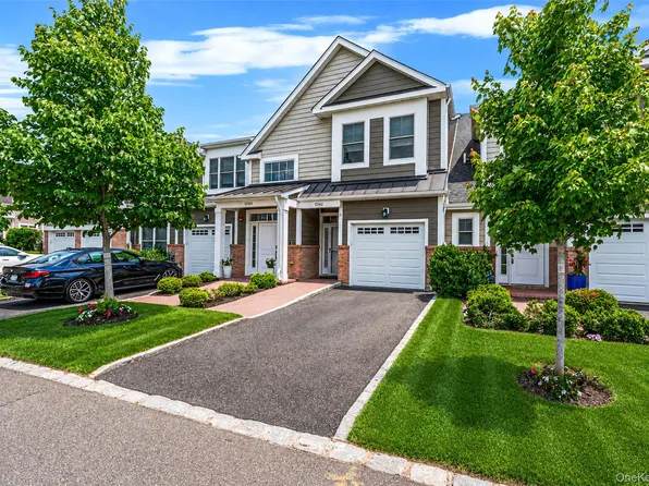 52102 Beech Tree Lane, Plainview, NY 11803