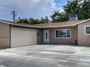 626 E Nugent St, Lancaster, CA 93535