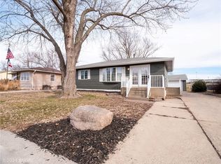 116 S P St, Indianola, IA 50125