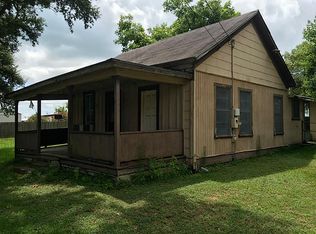 329 Mulberry St, Hallettsville, TX 77964