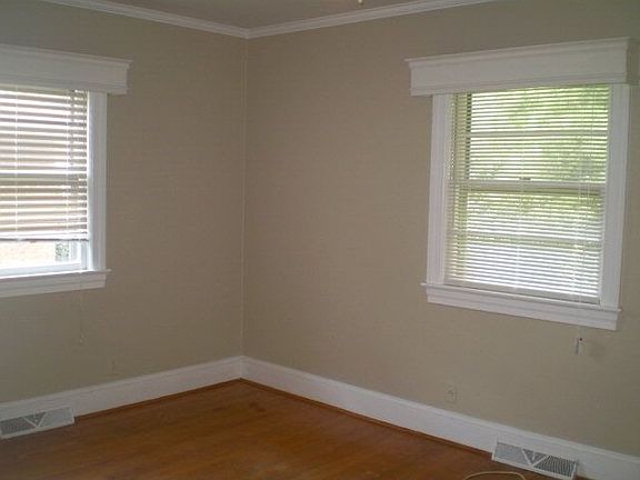 4th image of 1128 Western Ave