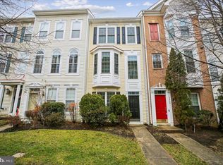 5850 Cowling Ct, Alexandria, VA 22304