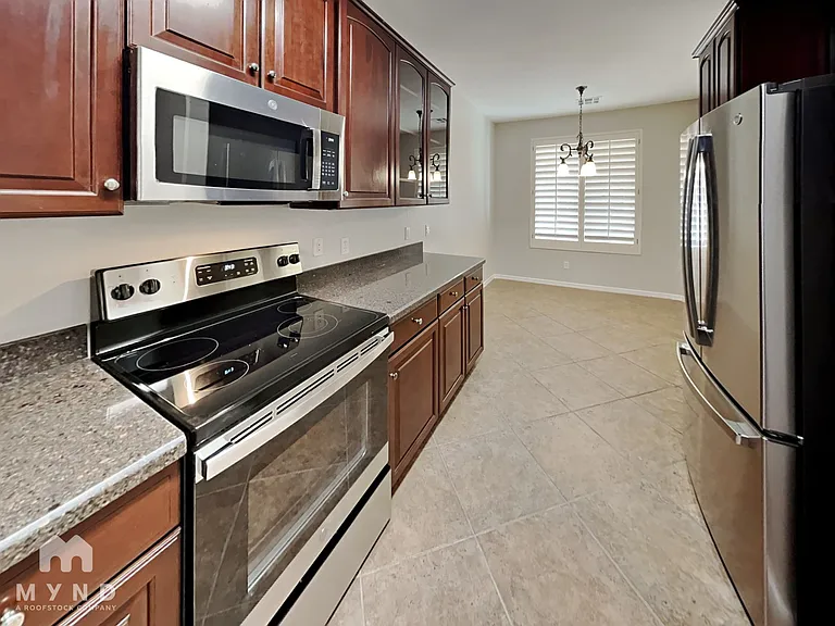 17524 W Mandalay Ln — Photo 7