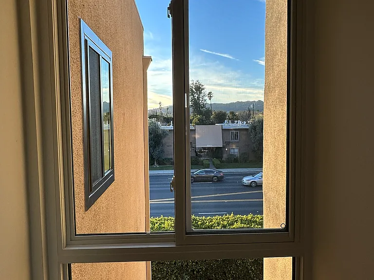 Newly installed windows with soundproofing
