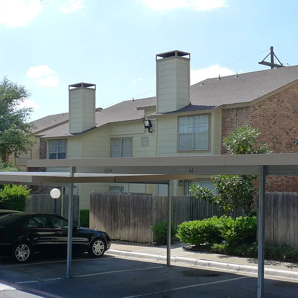 Springtree Crossing — Photo 1