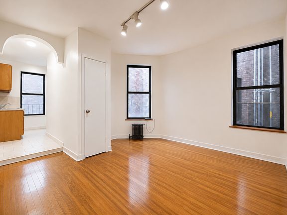 3rd image of 3133 Broadway APT 6