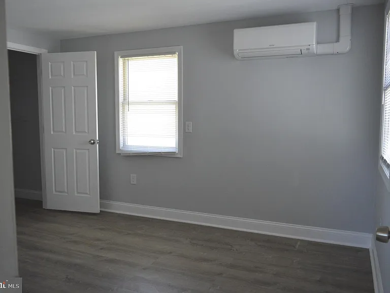 118 E Maple Ave #2R — Photo 6