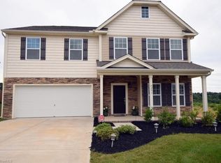 4293 Wedge Dr, Pfafftown, NC 27040