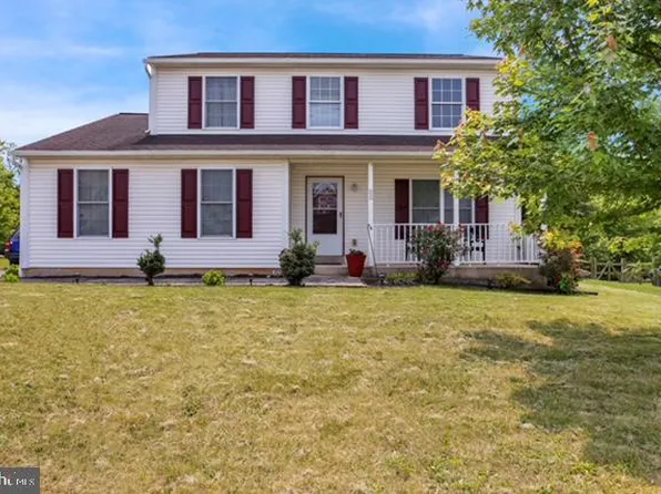 69 Calais Dr, Reading, PA 19605
