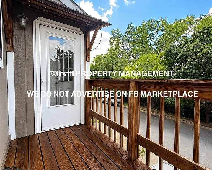 1933 Lawrence Ct — Photo 9